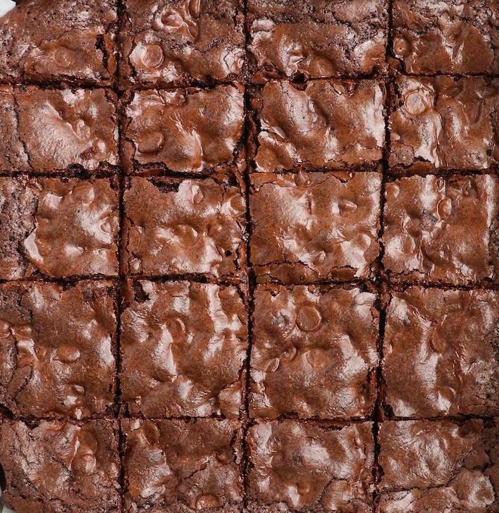 up-close picture of a pan of brownies